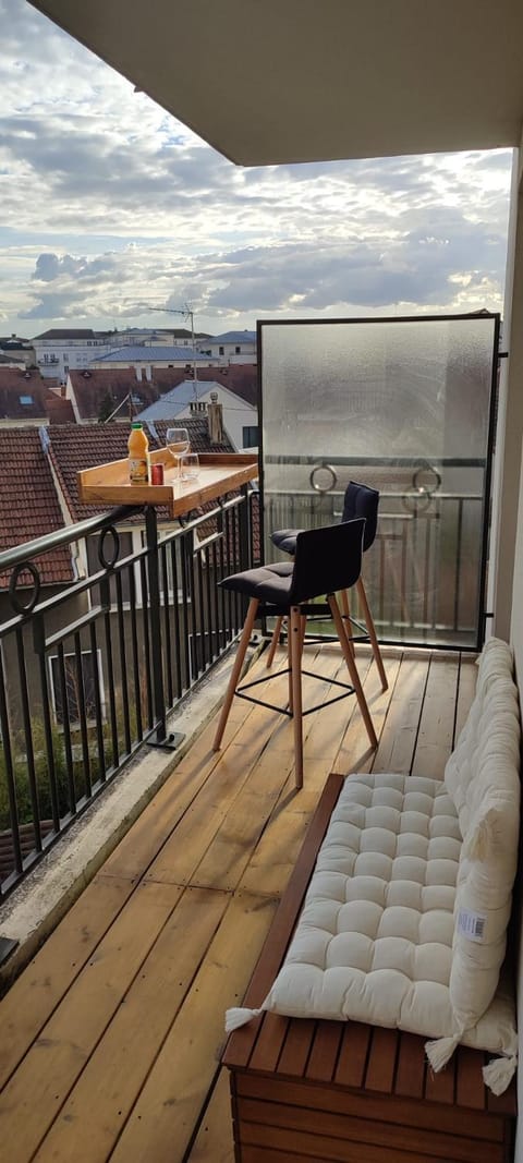 View (from property/room), Balcony/Terrace