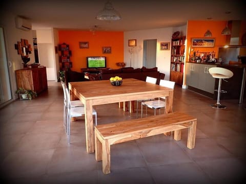 NEW Villa with JACUZZI, near St Cyprien beach Villa in Zonza