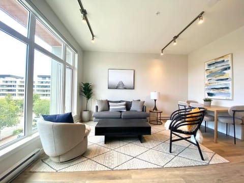 Lovely Brand New Suite Apartment in Sidney