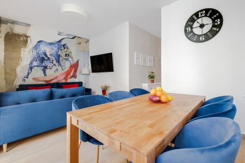 Communal lounge/ TV room, Living room, Dining area