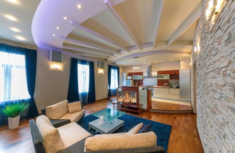 Day, Living room