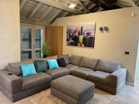 Central, big terrace, near river Apartment in Timisoara