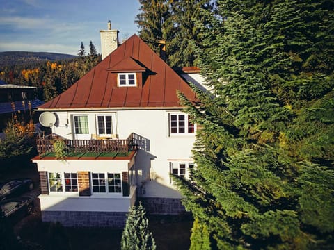 Property building, Natural landscape, Garden, Garden view, Parking