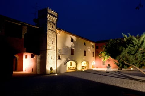 Facade/entrance, View (from property/room)