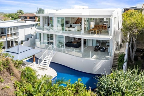 Property building, Balcony/Terrace, Swimming pool, Swimming pool