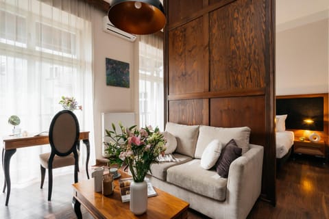 TV and multimedia, Seating area