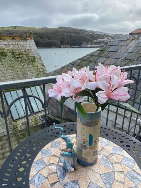 The Captain’s 4 Bed Penthouse Apartment in Fowey