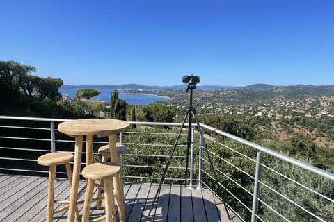 Splendid villa with swimming pool & sea view House in Roquebrune-sur-Argens