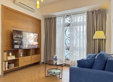 Communal lounge/ TV room, TV and multimedia, Living room, Seating area, Evening entertainment, air conditioner