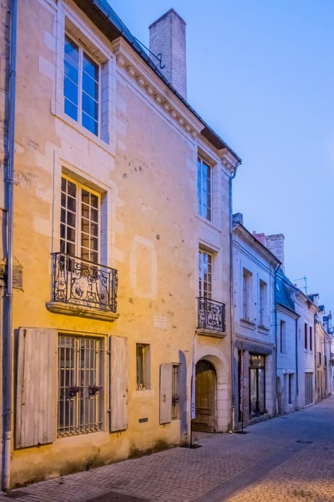 Property building, Street view
