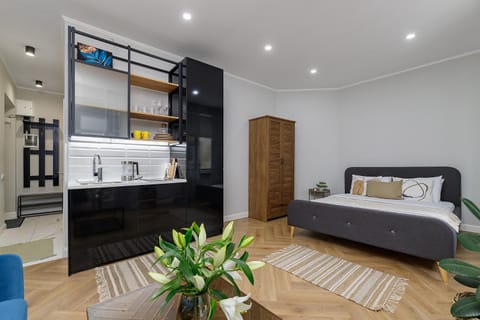 Bed, Kitchen or kitchenette, Photo of the whole room, wardrobe