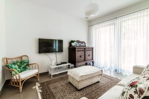 TV and multimedia, Seating area, Evening entertainment