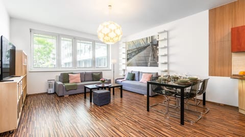 TV and multimedia, Kitchen or kitchenette, Living room, Seating area, Dining area, minibar, pet friendly