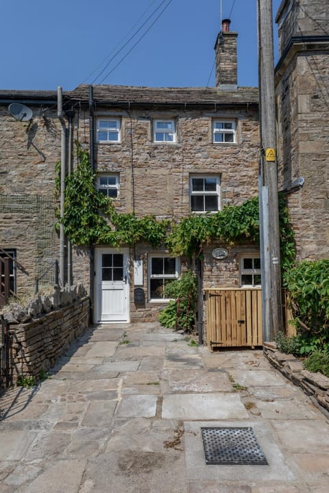 Chapel Cottage with Log Burner (Dog Friendly) House in Hawes