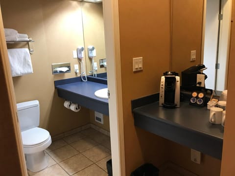 Bathroom, Coffee/tea facilities