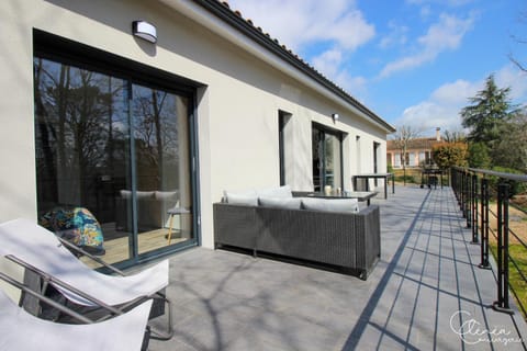 Balcony/Terrace, Dining area, furniture
