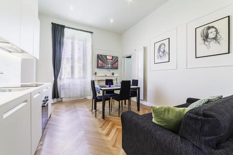 TV and multimedia, Kitchen or kitchenette, Living room, Dining area, minibar