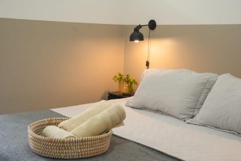 Bed, Photo of the whole room, Bedroom, towels