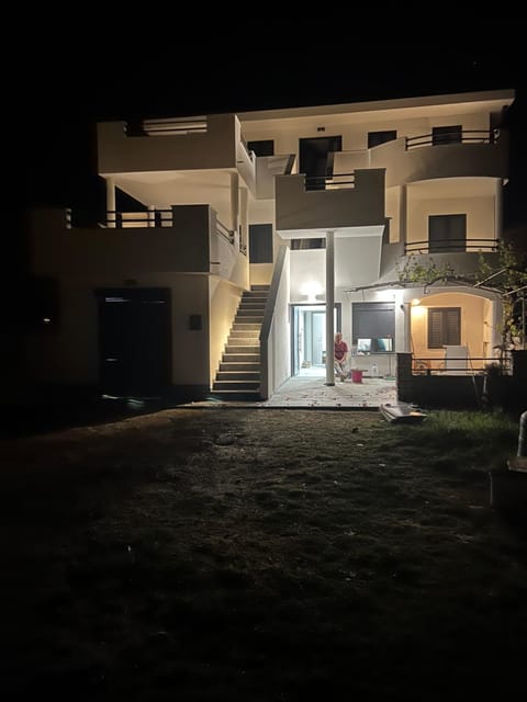 Property building, Balcony/Terrace
