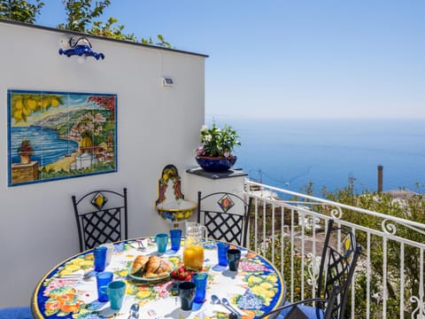 Patio, Day, Natural landscape, View (from property/room), Balcony/Terrace, Food, Sea view