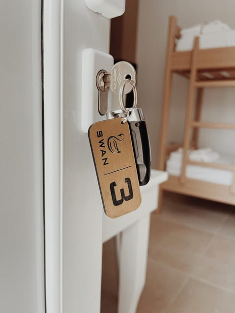 Bed, Property logo or sign, Photo of the whole room, Bedroom, bunk bed