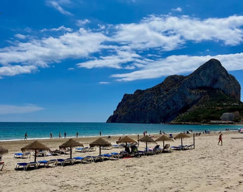 Nearby landmark, Off site, Day, Neighbourhood, Natural landscape, Beach, Mountain view, Sea view, sunbed