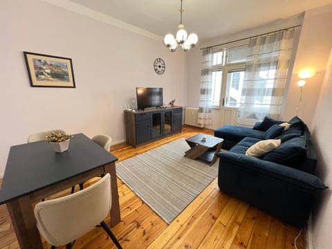 TV and multimedia, Living room, Dining area