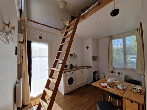 Tiny house avec jardin spacieux House in Saint-Nazaire