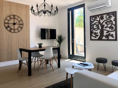 Dining area, Dinner