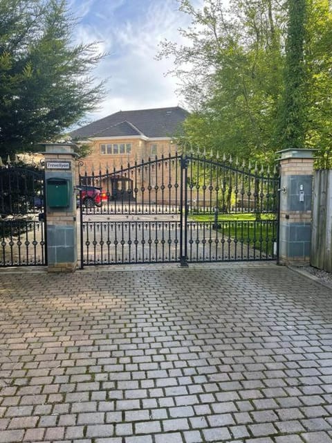 Luxury Studio Loft with Car Charging Point Apartment in Copeland District