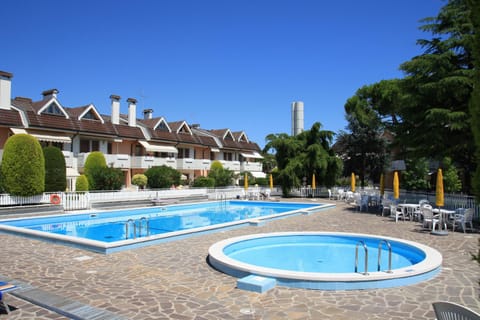 Garden, Swimming pool