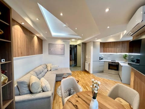 Living room, Photo of the whole room