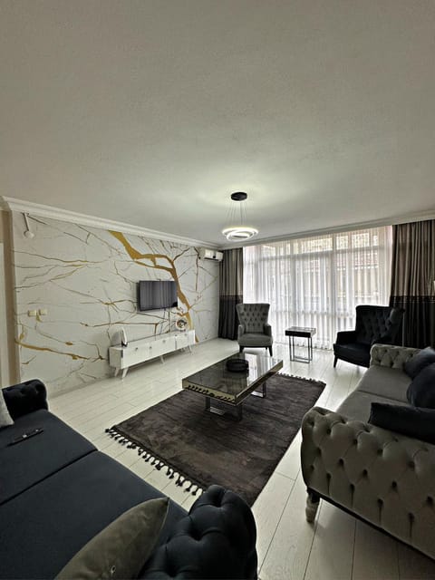 Communal lounge/ TV room, TV and multimedia, Living room, Photo of the whole room, Seating area