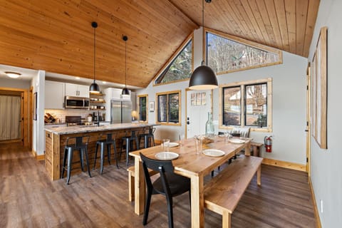 Wildcat Chalet House in Seven Devils