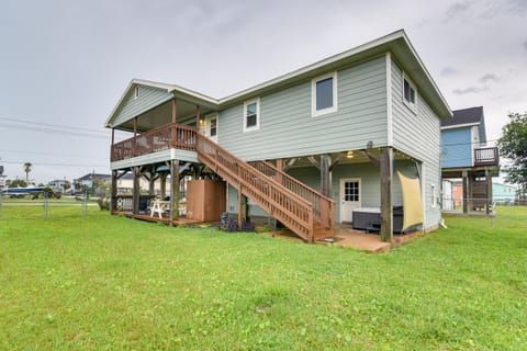 Less Than half Mi to Beach! Hot Tub Haven in Galveston House in Galveston Island