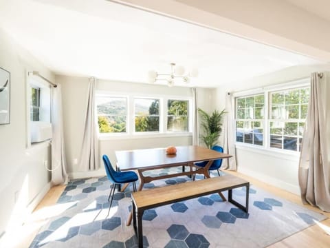 Downtown Great Barrington Enjoy Mountain Views House in Great Barrington