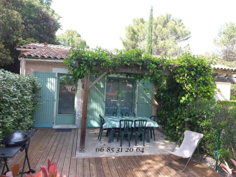 39 - Mazet Provençal dans Village Vacances House in Provence-Alpes-Côte d'Azur