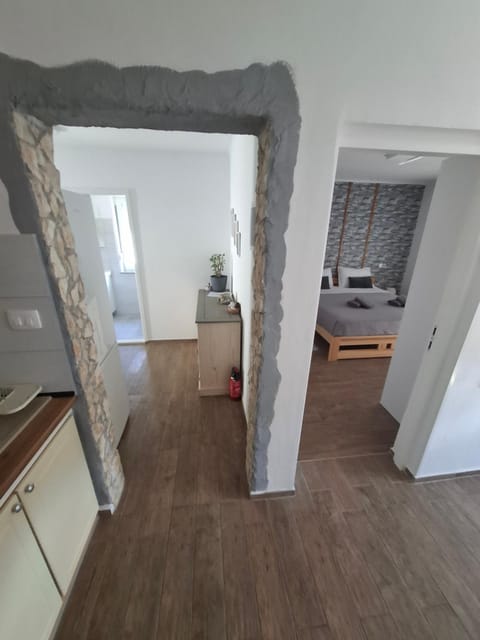 Bedroom, kitchen
