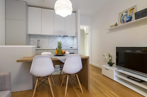 Kitchen or kitchenette, Seating area, Dining area, pet friendly, stove