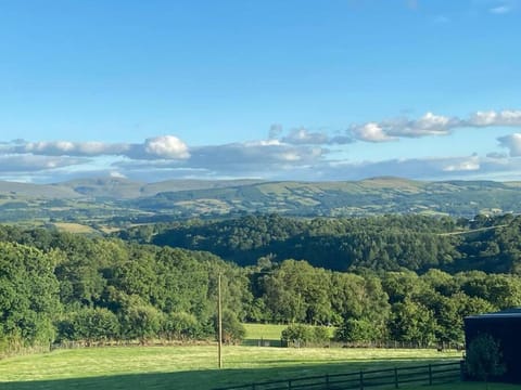 Nearby landmark, Natural landscape, Mountain view