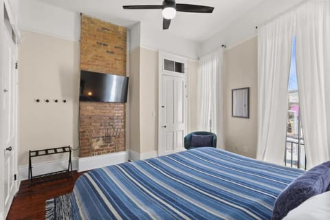 Marigny BD Surrounded by Music Food and Art Apartment in Faubourg Marigny