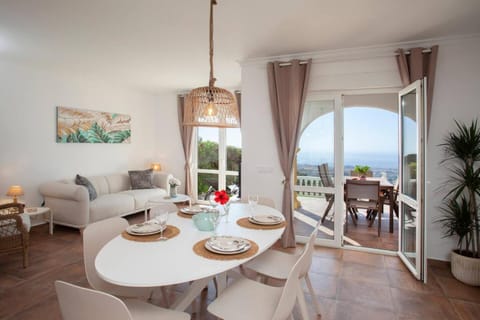 Casa Brittany, vacation home with sea view House in Mijas