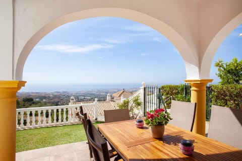 Casa Brittany, vacation home with sea view House in Mijas