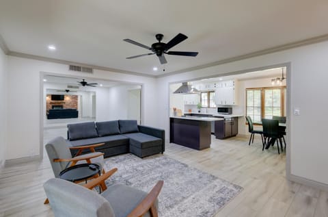 Living room, Seating area, fireplace