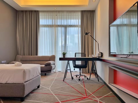 Bed, TV and multimedia, air conditioner