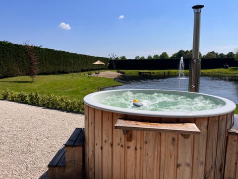 Garden, Hot Tub, Garden view