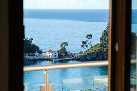 Natural landscape, Balcony/Terrace, Sea view