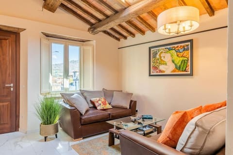 The Liberties - Luxury Villa in Barga Old Town Villa in Barga