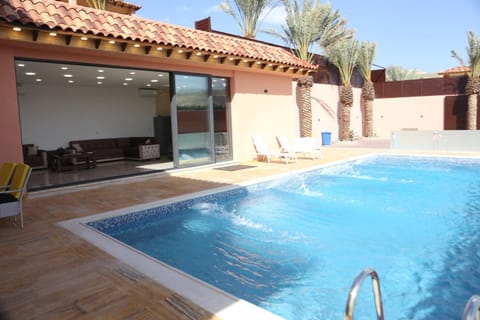 Swimming pool, Swimming pool