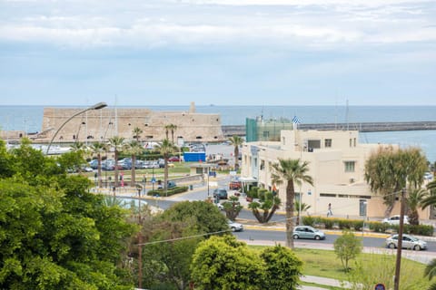 Nearby landmark, Neighbourhood, Sea view, Street view, Location
